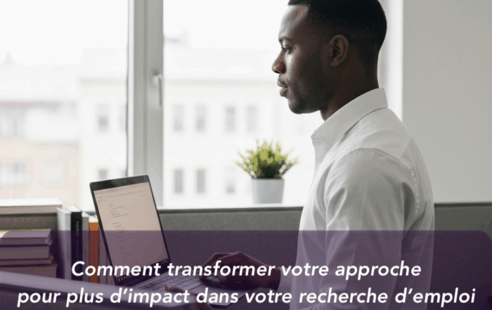 homme qui recherche un emploi sur son ordinateur